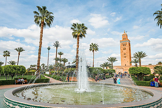 库图比亚清真寺,清真寺,喷泉,棕榈树,玛拉喀什,麦地那,摩洛哥,非洲