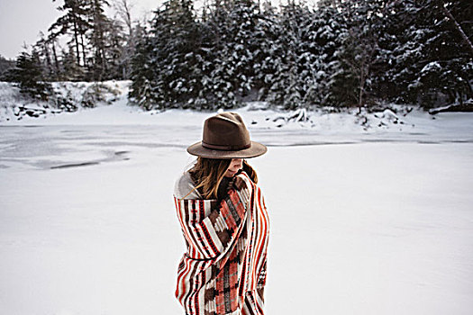 女人,头像,毯子,雪中,遮盖,风景,安大略省,加拿大