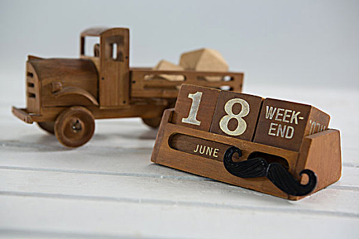 特写,日历,日期,玩具卡车,木桌子