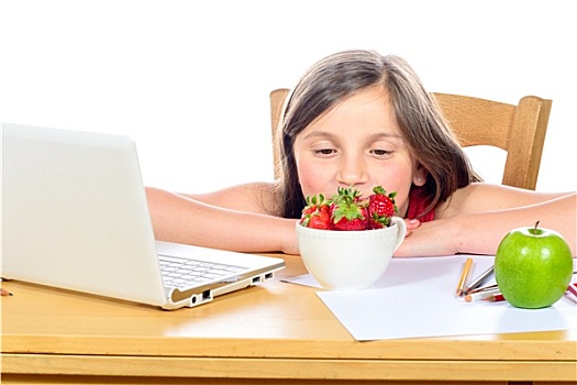 小女孩,坐,书桌,碗,草莓,苹果