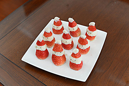美食创意摄影草莓圣诞老人