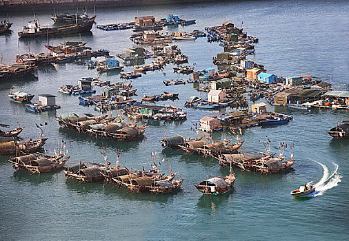 广西北海市涠洲岛上的渔船人家