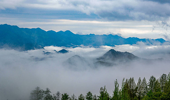 重庆酉阳,春雨时节,清晨乡村美如画卷