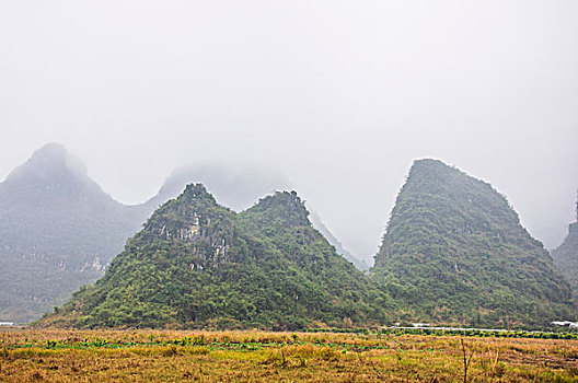 桂林喀斯特田园风光