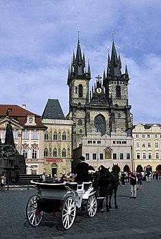 捷克共和国,布拉格,老城广场,哥特式,泰恩教堂,马车