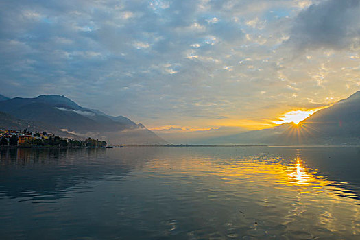 金色,阳光,反射,平和,马焦雷湖,洛迦诺,瑞士,提契诺河