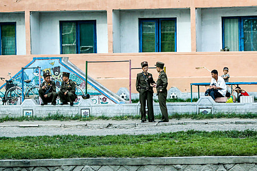 朝鲜街头的士兵