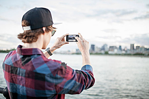 男青年,摄影,水岸,智能手机,蒙特利尔,魁北克,加拿大