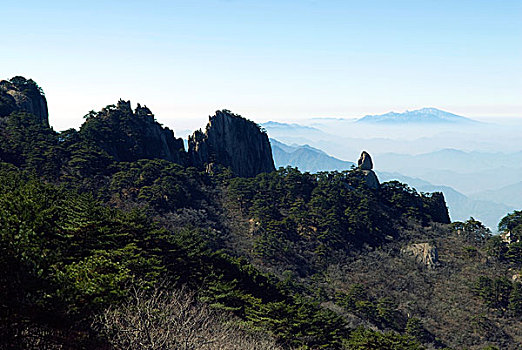 黄山西海山峰和飞来石