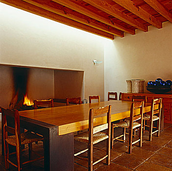 餐厅,大,壁炉,长,木桌子
