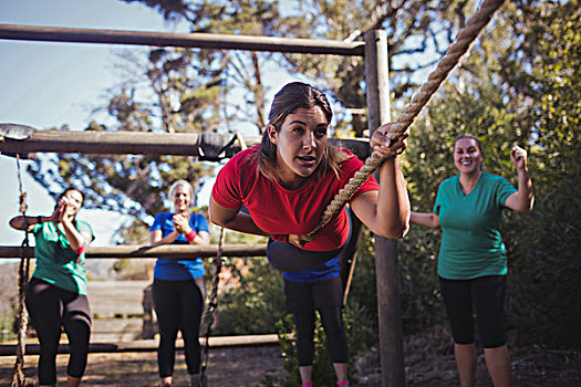 健身,女人,攀登,绳索,障碍训练场,训练,靴子,露营