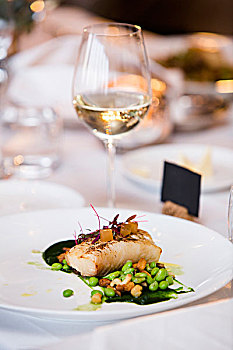 鳕鱼,利马豆,玻璃杯,白葡萄酒,婚宴