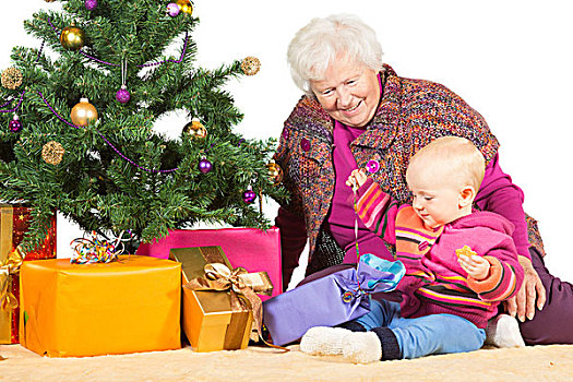奶奶,婴儿,打开,圣诞礼物