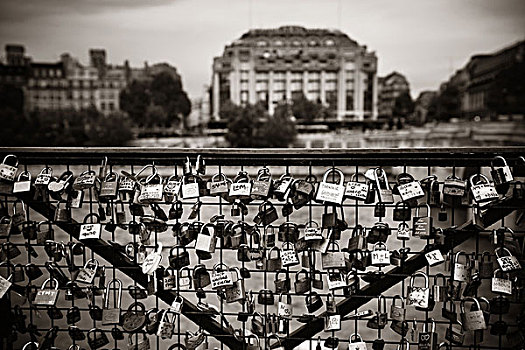 巨大,数量,挂锁,桥,上方,塞纳河,巴黎