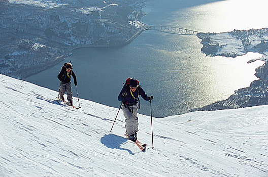 两个人,屈膝旋转式滑雪,冬天,景色,湖,背景