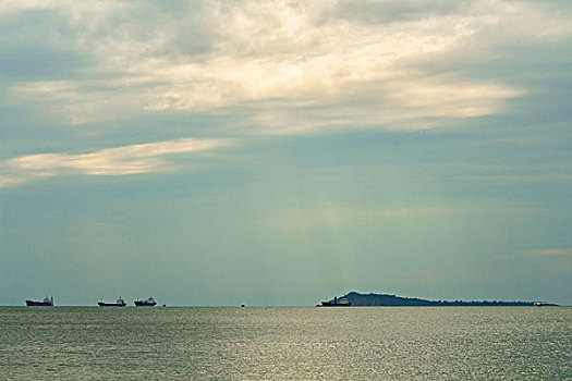 三亚湾的海