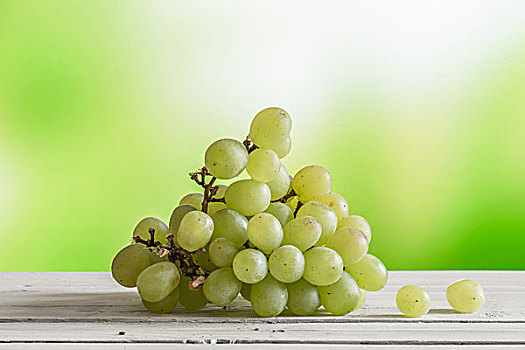 葡萄,成熟,木桌子,绿色背景