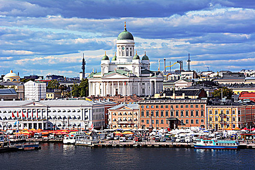 赫尔辛基,港口