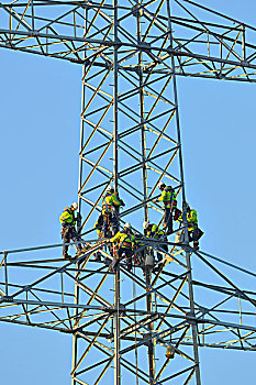 上方,架线工,工作,高压电塔,巴登符腾堡,德国,欧洲