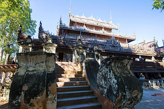 金色宫殿柚木寺