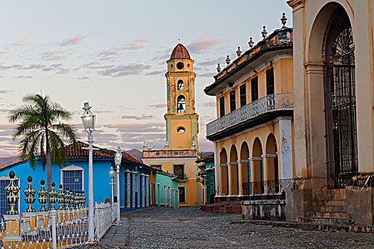 钟楼,马约尔广场,日出,世界遗产,特立尼达,古巴
