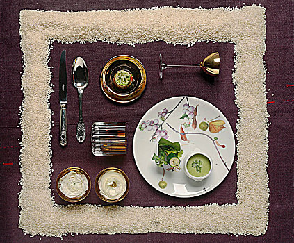 喜庆,餐具摆放,豌豆汤,米饭布丁,框架