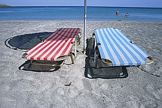 海滩,折叠躺椅,海洋,游泳,沙滩,红色,蓝色,旅游,杆,注视,度假,蓝色条纹,伞,休闲,目的地,沐浴,复原