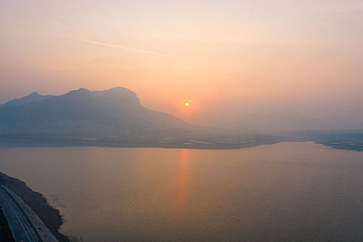 航拍济南卧虎山水库