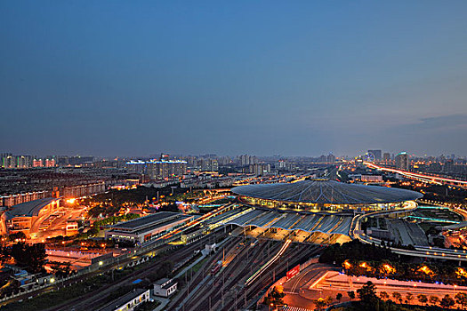 上海南站夜景