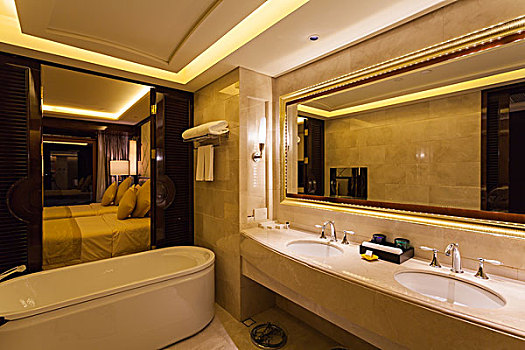 酒店客房浴室