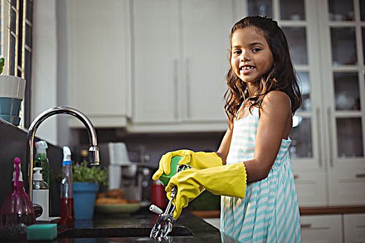 可爱,小女孩,洗,器具,厨房,水槽,头像,在家