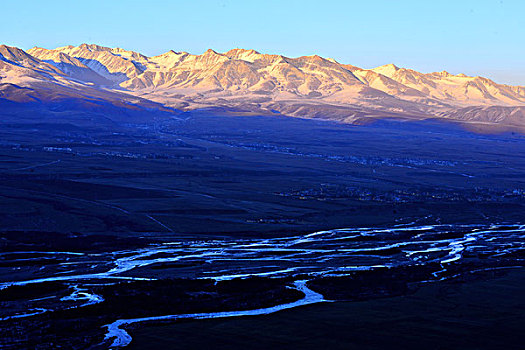 岗什卡雪山