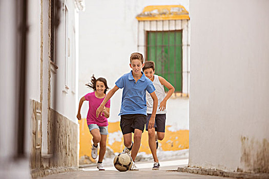 孩子,玩,足球,小路
