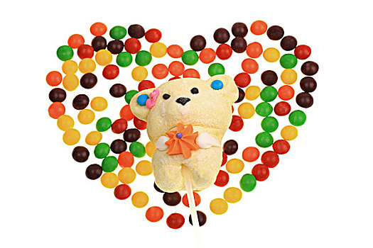 心形的彩色巧克力豆和小熊