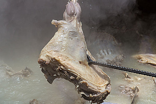 大锅炖羊肉