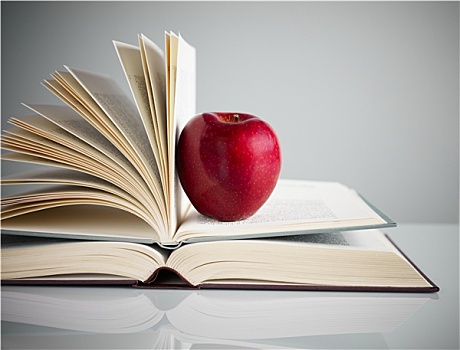 红苹果,书本