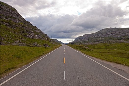 道路,山