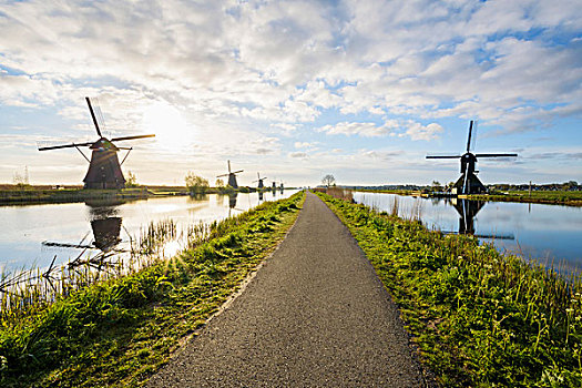 堤岸,小路,风车,小孩堤防风车村,荷兰南部,荷兰