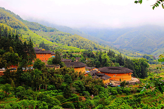 福建省漳州市南靖县书洋镇上坂村,俗称,四菜一汤,的土楼群