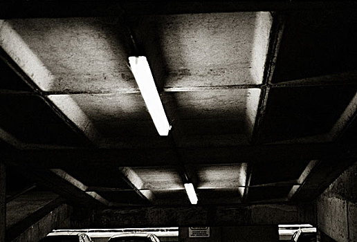 荧光,细条,亮光,水泥,天花板,多层,公园,曼彻斯特,英格兰,英国
