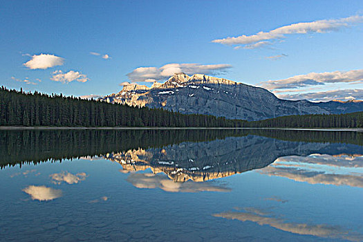 平静,早晨,湖,伦多山,班芙国家公园,艾伯塔省,加拿大