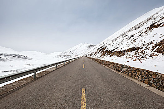 西藏雪山公路