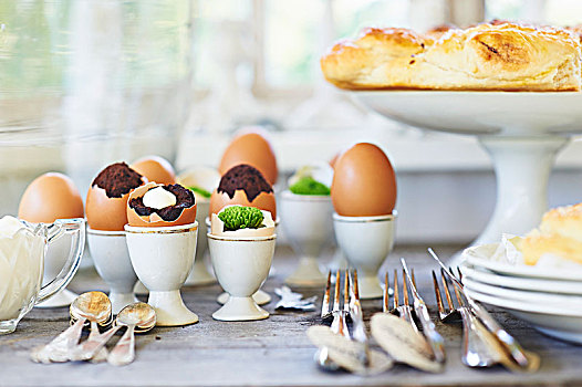 核仁巧克力饼,烘制,蛋壳,复活节自助餐