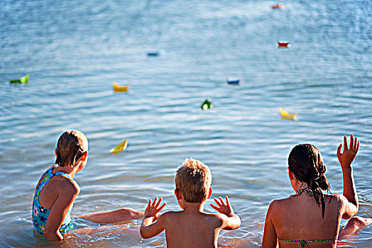 儿童,漂浮,纸,船,海滩