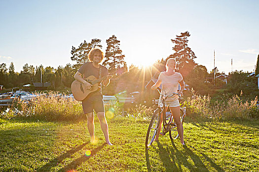 年轻,情侣,吉他,自行车,瑞典