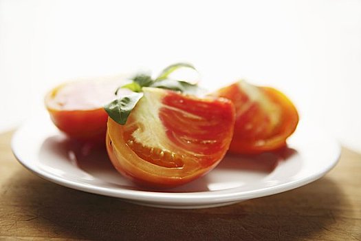 遗产蕃茄,楔形,白色,盘子
