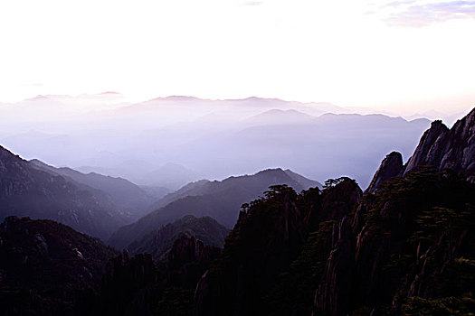 山峦,山顶,远景