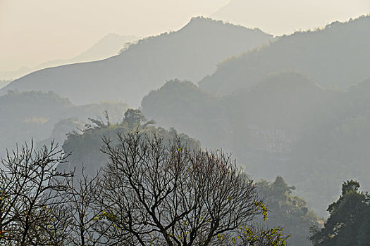 山,丹霞,太阳,蓝天,大气,山脉,驴友,旅行,地质公园,丹霞地貌,灌木,树,草,水潭,素材,平面设计