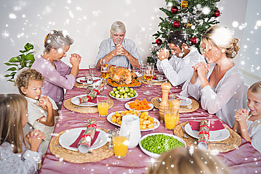 家庭,饭前祷告,圣诞晚餐