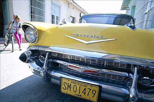 街景,老爷车,特立尼达,古巴